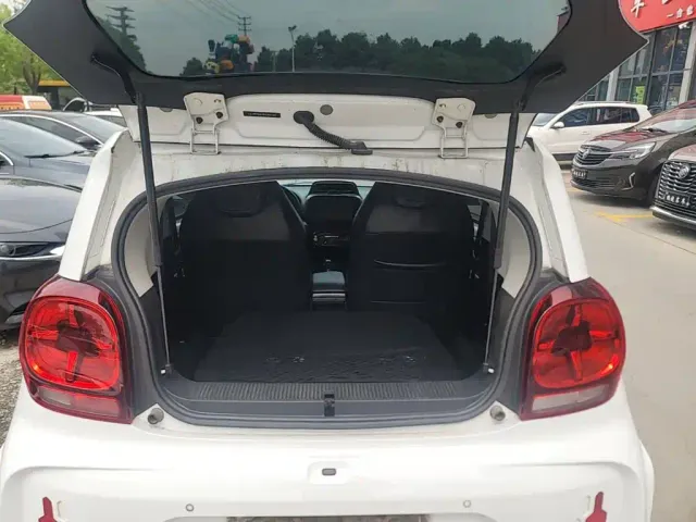 Roewe Clever — Фото автомобиля 18