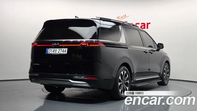 Kia Carnival Generation 4 — Фото автомобиля 2