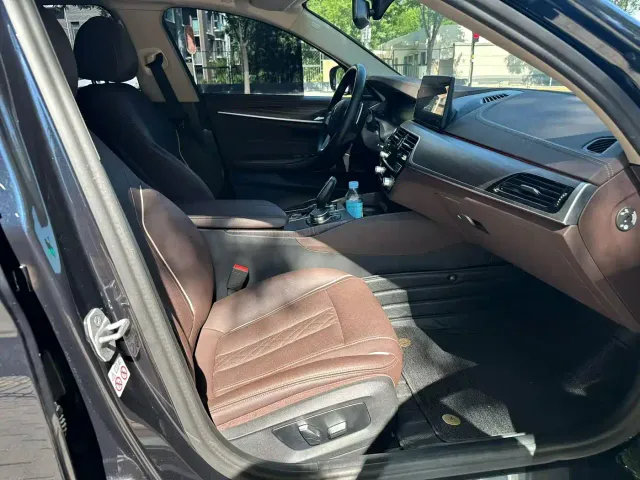 BMW 5 Series — Фото автомобиля 7