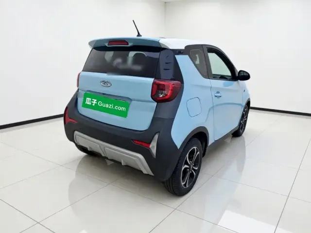 QQ New Energy Little Ant 2022 300K Ant Fans Edition Sweet Version LFP 29.2kWh 30kW 301km — Фото автомобиля 4