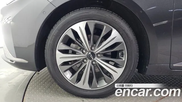 Kia K8 Hybrid — Фото автомобиля 5