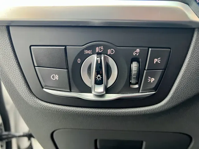 BMW iX3 — Фото автомобиля 25