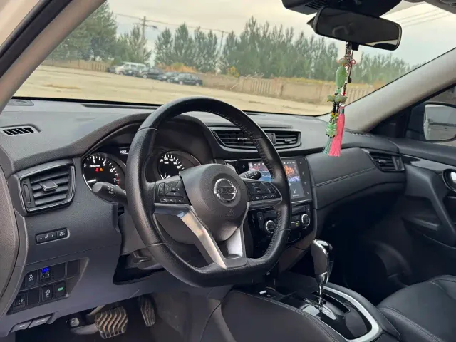 Nissan X-Trail — Фото автомобиля 9