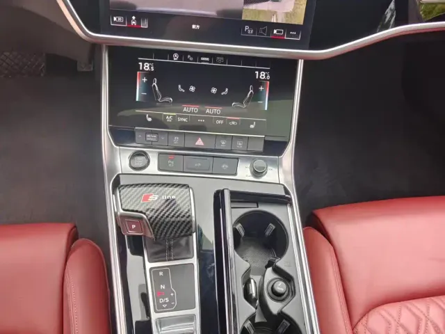 Audi A7L — Фото автомобиля 14