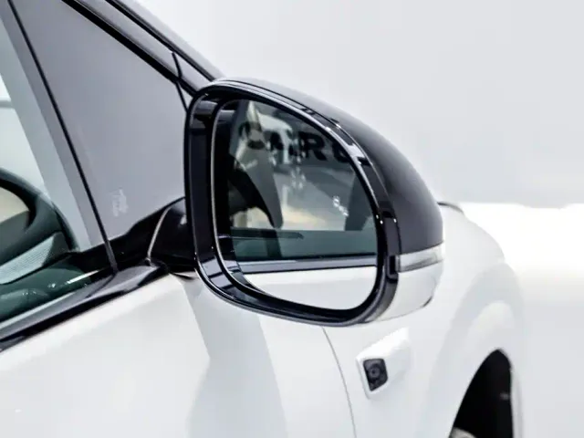 Li Auto i8 — Фото автомобиля 28