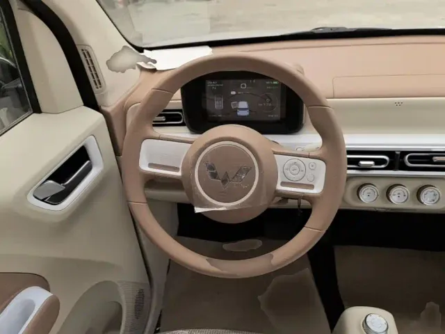 Wuling Hongguang Mini EV — Фото автомобиля 10