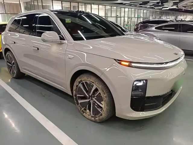 Li Auto L6 — Фото автомобиля 3