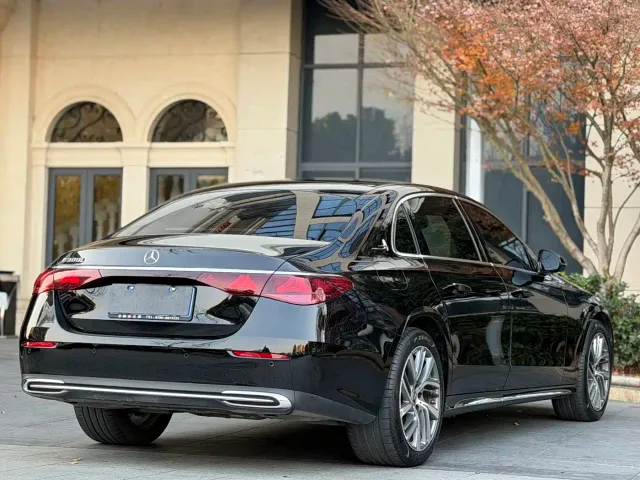 Mercedes-Benz E-Class — Фото автомобиля 9