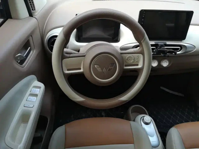 Wuling Hongguang Mini EV — Фото автомобиля 10