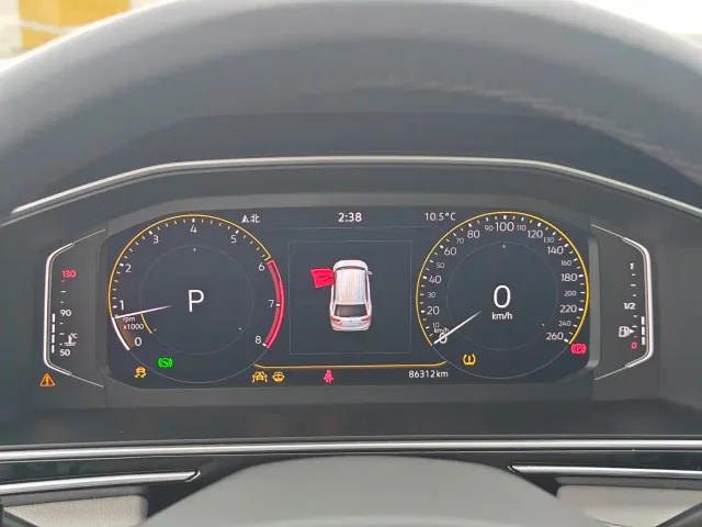 Volkswagen Tiguan L — Фото автомобиля 24