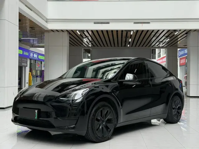 Фотография автомобиля — Tesla Model Y