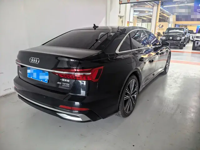 Audi A6L — Фото автомобиля 12