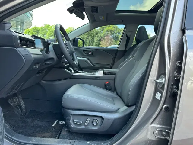 Toyota RAV4 — Фото автомобиля 17