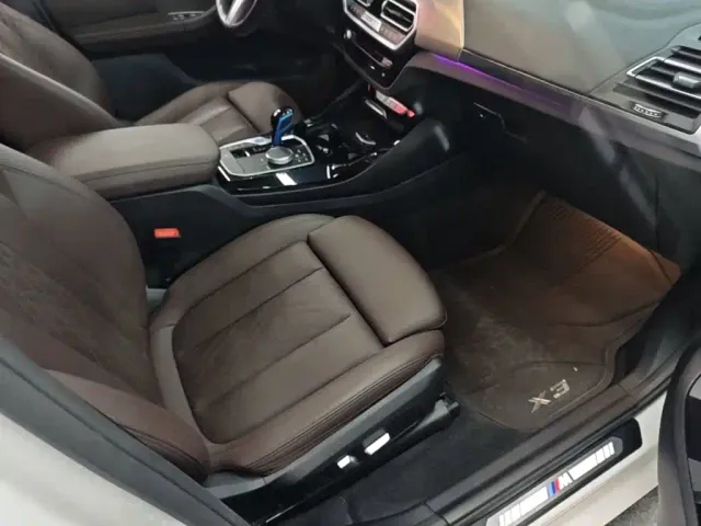 BMW iX3 — Фото автомобиля 24