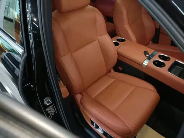 Li Auto L9 — Фото автомобиля 24