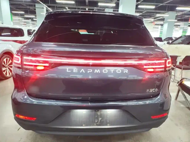 Leapmotor C11 — Фото автомобиля 5