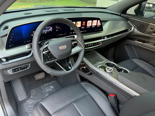 Cadillac XT5 — Фото автомобиля 9
