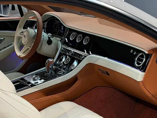 Bentley Continental — Фото автомобиля 9