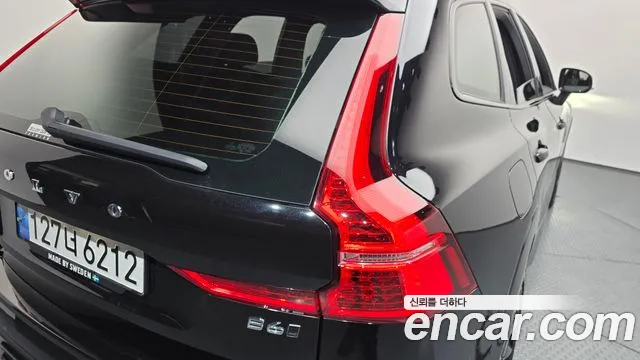 Вольво XC60 — Фото автомобиля 21