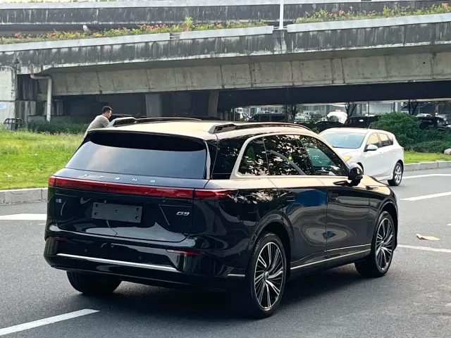 Xpeng G9 — Фото автомобиля 6