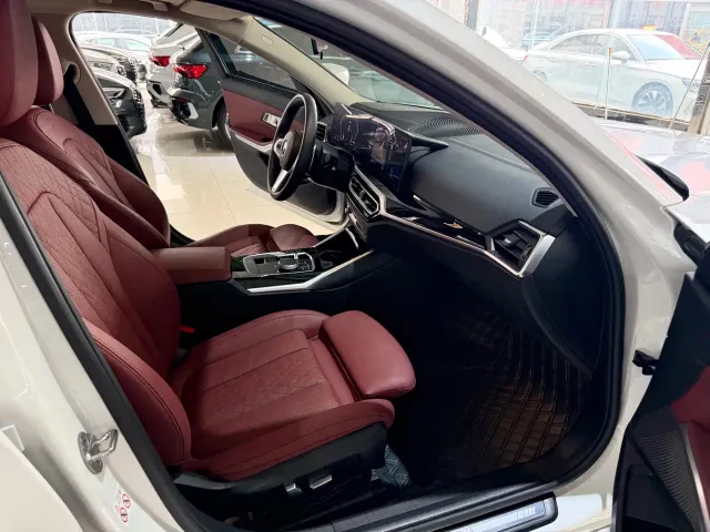 BMW 3 Series — Фото автомобиля 9