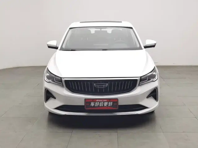 Geely Emgrand — Фото автомобиля 3