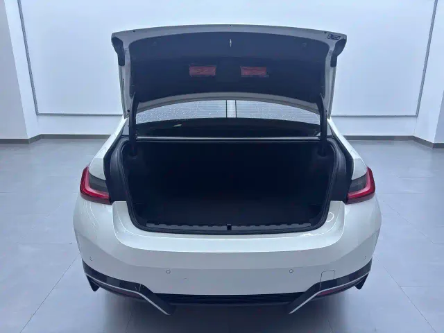BMW i3 — Фото автомобиля 6