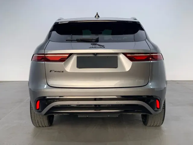 Jaguar F-Pace — Фото автомобиля 6