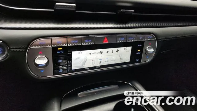 Genesis G90 Бензин 3.5 турбо AWD — Фото автомобиля 17