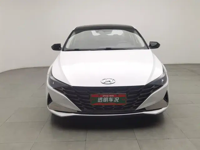 Hyundai Elantra — Фото автомобиля 3