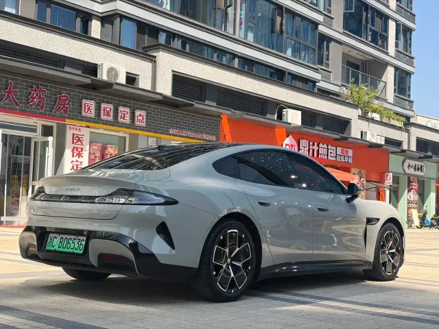Xiaomi SU7 — Фото автомобиля 7