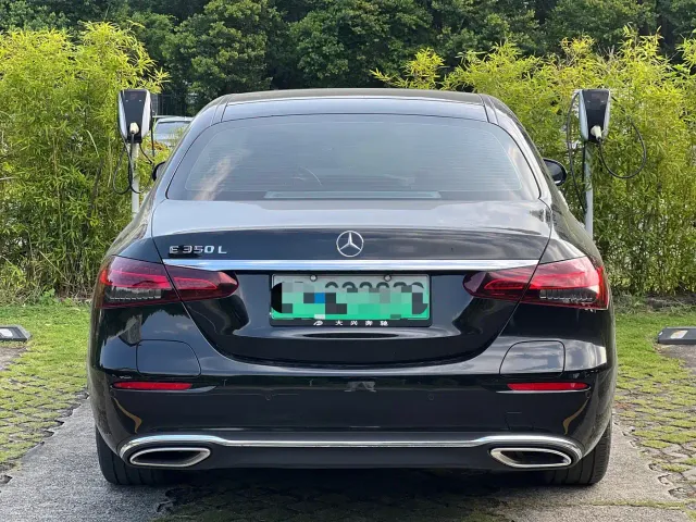 Mercedes-Benz E-Class — Фото автомобиля 5