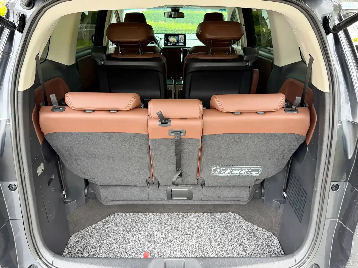 Honda Odyssey 2022 2.0L e:HEV Sharp Supreme Edition — Фото автомобиля 13