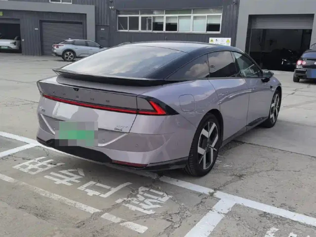 Xpeng P7+ — Фото автомобиля 2