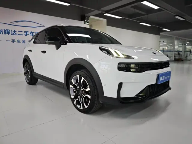 Lynk & Co 06 — Фото автомобиля 3