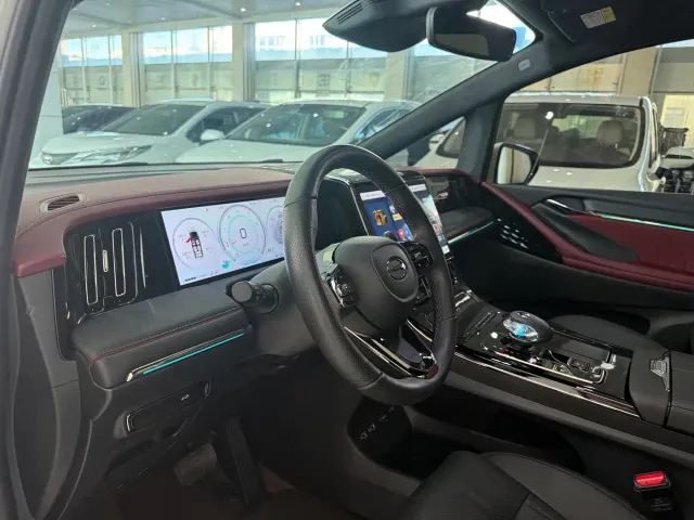 GAC Trumpchi M8 — Фото автомобиля 6