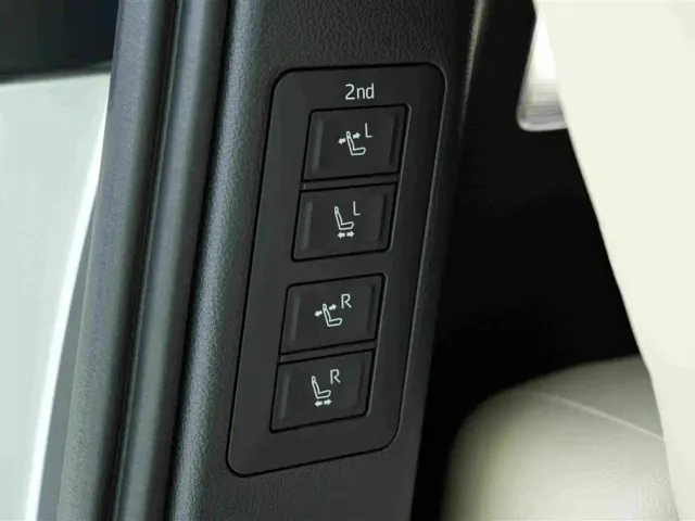 Toyota Alphard — Фото автомобиля 23