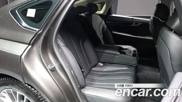 Genesis G80 Бензин 2.5 турбо AWD — Фото автомобиля 8
