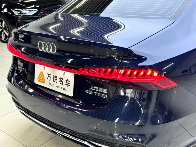 Audi A7L — Фото автомобиля 7
