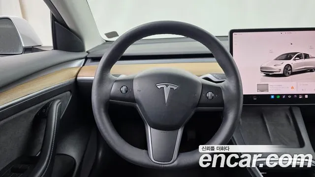 Tesla Model 3 — Фото автомобиля 18