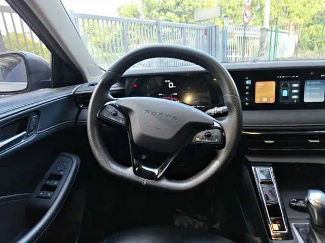 Roewe i5 — Фото автомобиля 6