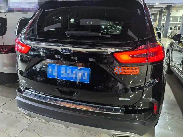 Ford Edge — Фото автомобиля 5