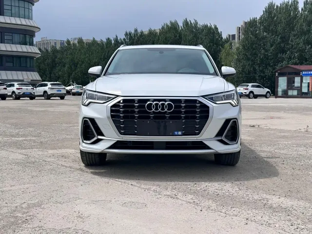 Audi Q3 — Фото автомобиля 3