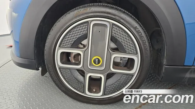 MINI Cooper Electric — Фото автомобиля 5