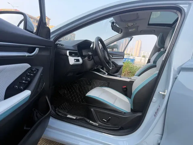 Geely Emgrand — Фото автомобиля 17