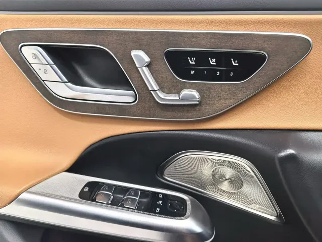 Mercedes-Benz E-Class — Фото автомобиля 14