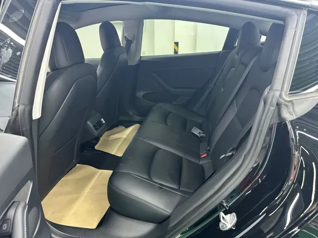 Tesla Model 3 — Фото автомобиля 9