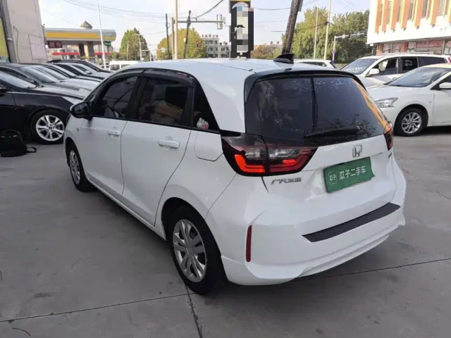 Honda Fit — Фото автомобиля 4