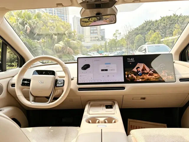 Li Auto i6 — Фото автомобиля 7