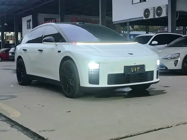 Li Auto i6 — Фото автомобиля 3